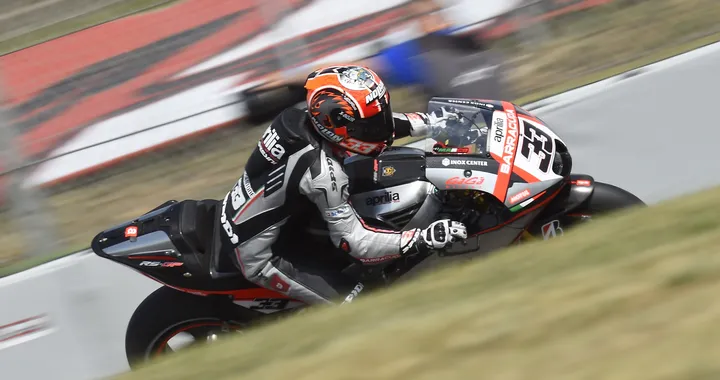 MotoGP Barcellona 2015: 7a e 8a fila per Bautista e Melandri