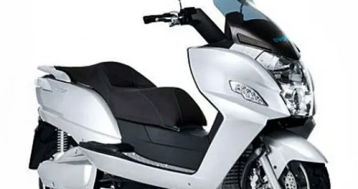 Evolve: nuovi scooter elettrici Titanium, Neon e Helium