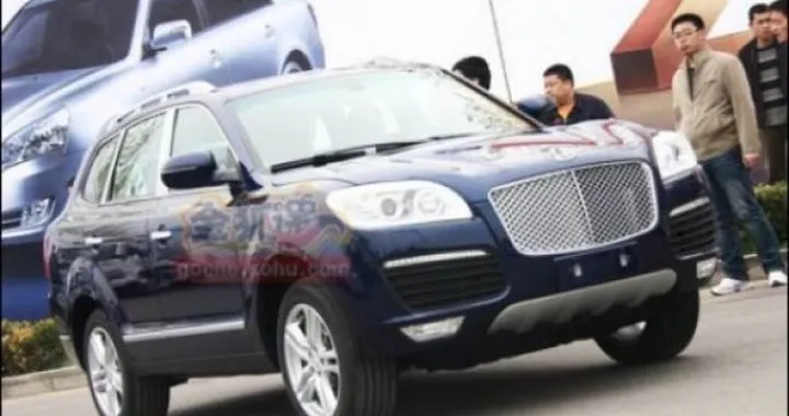 Porsche Cayenne: ecco la (brutta) copia Made in China