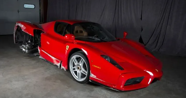 Va all'asta una Ferrari Enzo incidentata. E costa già 376.000 dollari
