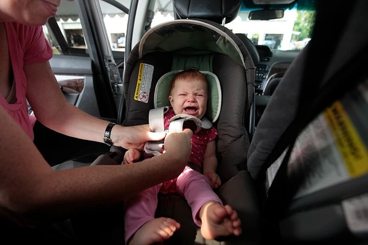 Bambini in auto: la guida per la sicurezza
