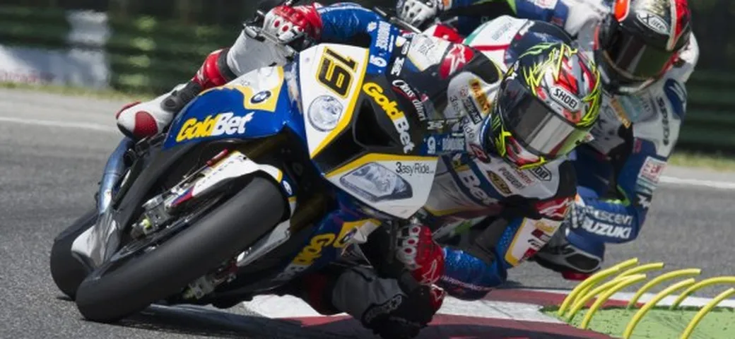 SBK, Nurburgring: ancora Bandiera Rossa in Gara-2, vince Davies davanti a Melandri