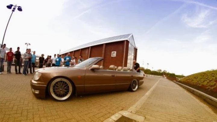 Video: come trasformare in cabriolet una Lexus LS400