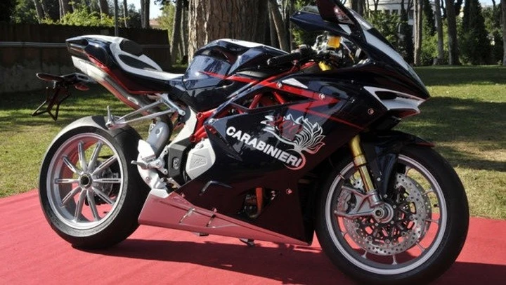 MV Agusta dona la F4 RR edizione Bicentenario ai Carabinieri
