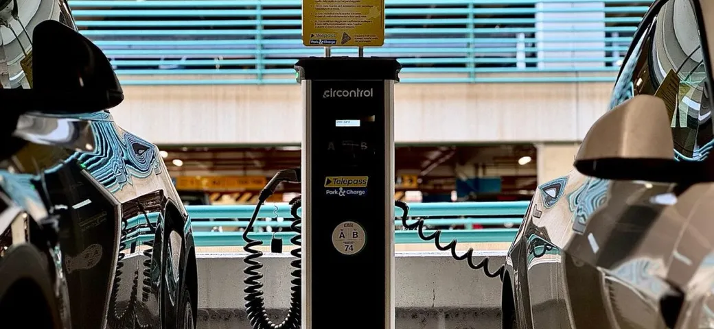 Telepass Park&Charge, una soluzione per chi guida elettrico