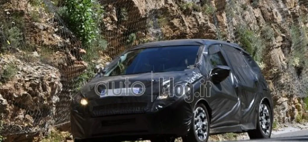 Foto Spia Peugeot 208