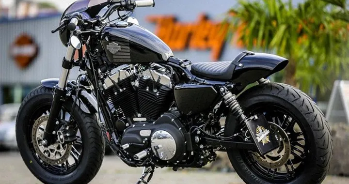 Bridgestone: due novità 2017 dall'Intermot di Colonia