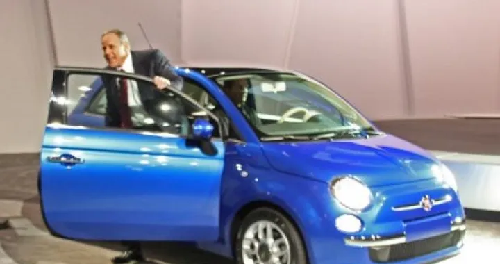 Salone di New York: Jim Press arriva a bordo di una Fiat 500!
