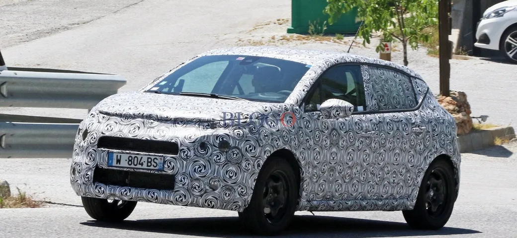 Foto spia nuova Citroen C3