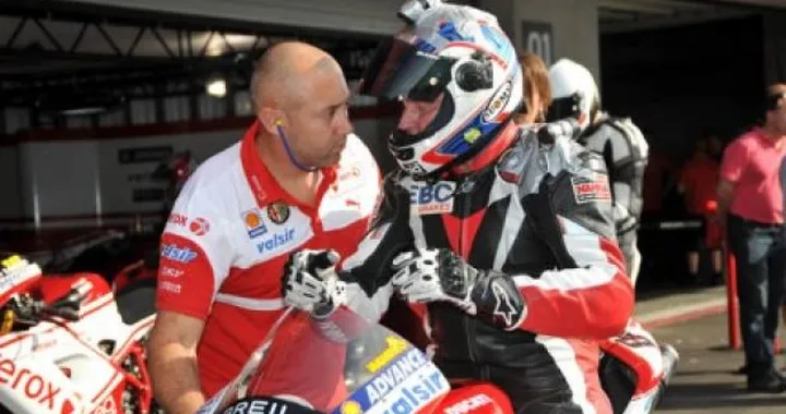 Wayne Gardner prova le SBK 2009 a Portimao