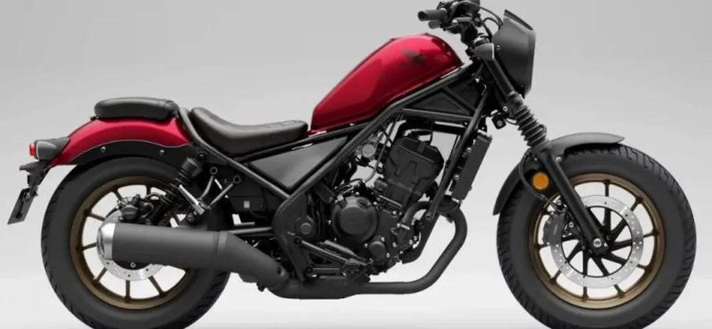 Honda presenta la Rebel 250 E-Clutch: il futuro delle moto entry-level