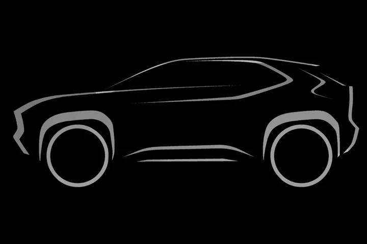 Toyota svela il primo teaser della nuova SUV piccola