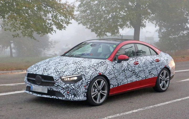 Mercedes CLA: foto spia del restyling