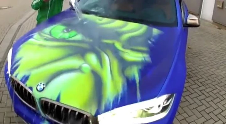 La BMW X6 che cambia colore