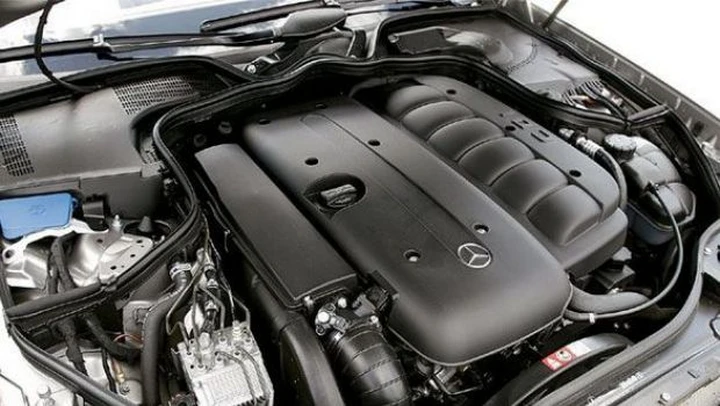 Mercedes: nuovi motori 4 e 8 cilindri, torna anche il 6 in linea