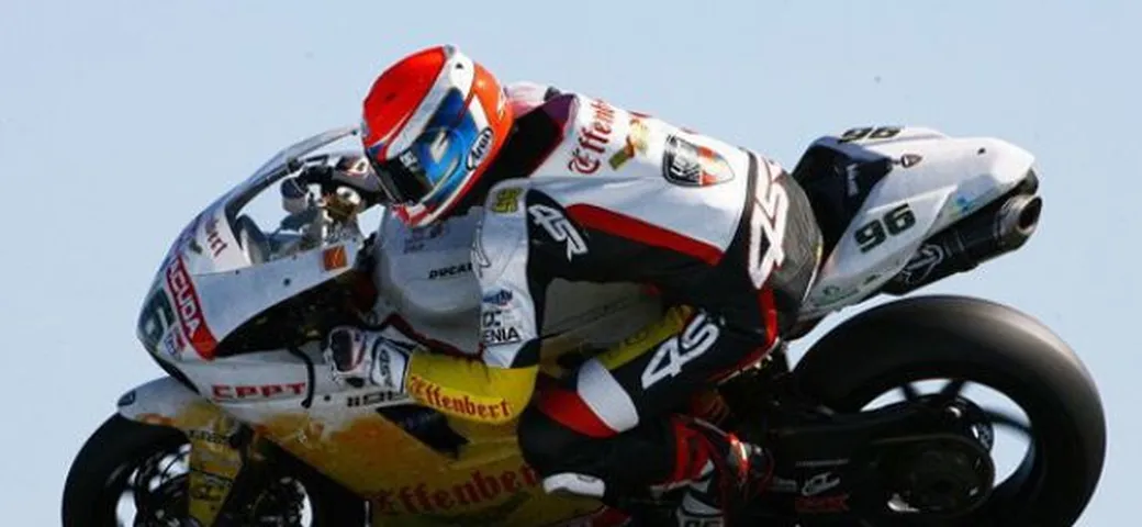 Superbike, Imola: Smrz strappa la pole a Lascorz. Poi Sykes e Biaggi. 15 piloti in meno di 1