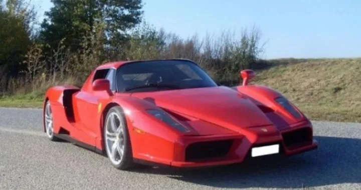 Ferrari Enzo: una replica su Ebay con motore V12