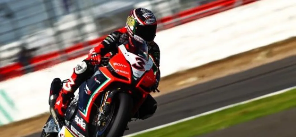 SBK, Nurburgring: un Biaggi da record conquista la Superpole