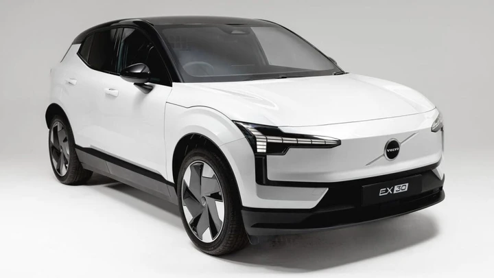 Volvo EX30 Cargo, il SUV elettrico trasformato per uso commerciale