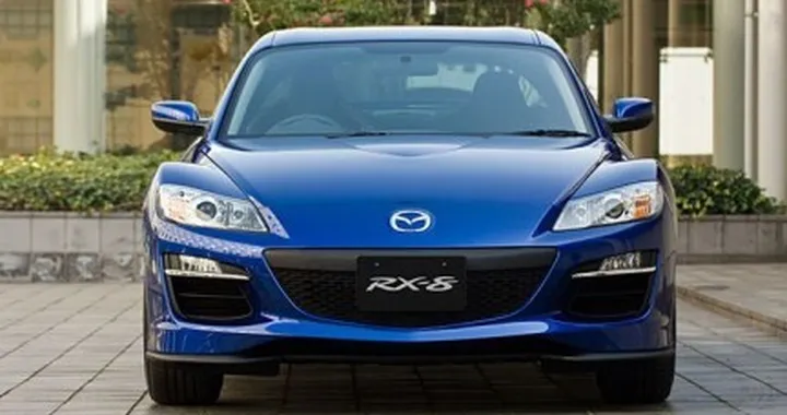 Mazda RX-8: le foto del restyling