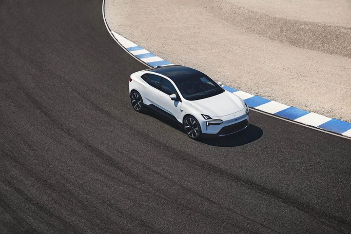 Promozione Polestar 4, sconto di 7.000 euro: ma non per sempre