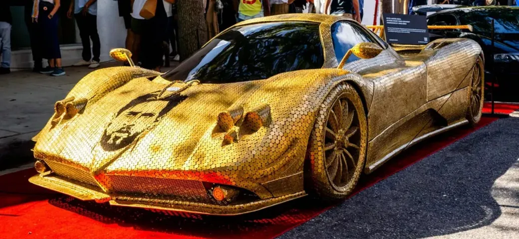 Pagani Zonda con il volto di Lionel Messi fatta con 100 mila monete
