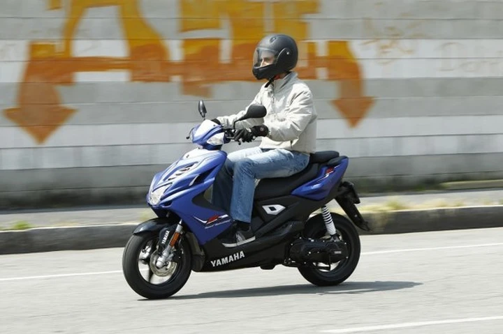 Yamaha Aerox R e R Naked 2013: il test di Motoblog