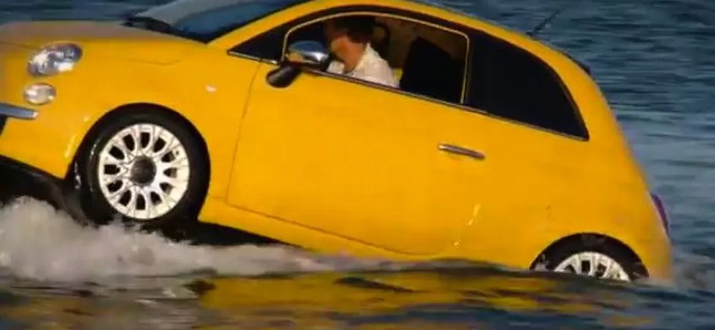 Video: Fiat 500 Boat a Ibiza
