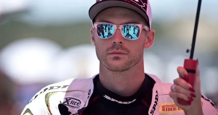 SBK, Leon Camier con Honda nel 2018