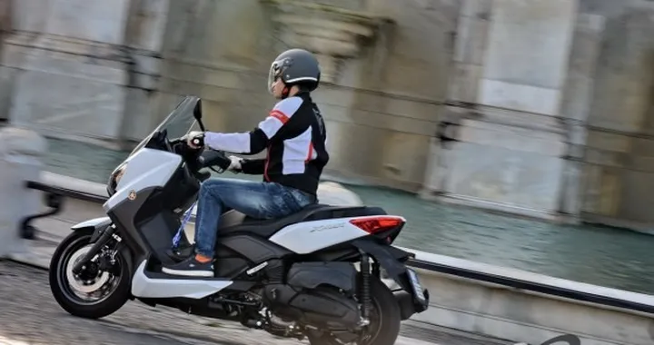 Yamaha X-Max 400 ABS 2014: prova su strada