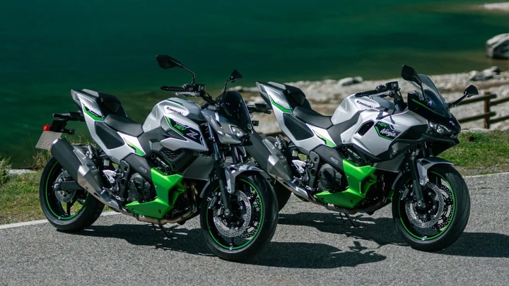 Kawasaki scuote l’ibrido: Ninja e Z7 ora più 