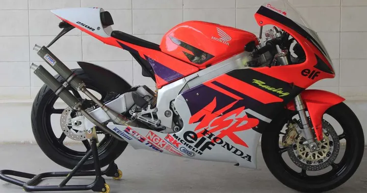 Honda NSR 250R by Tyga: la replica dedicata a Mick Doohan