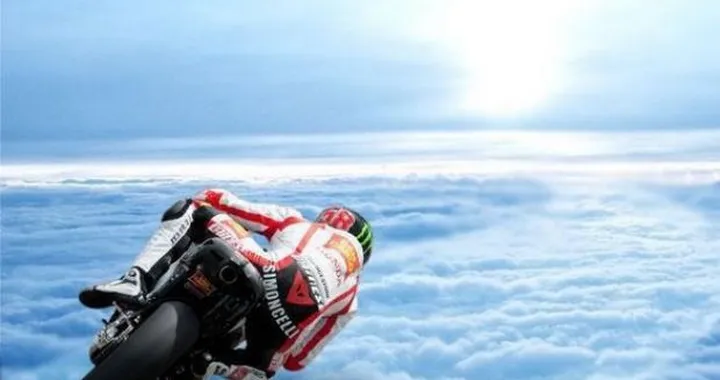 Marco corre in paradiso e su Facebook: "diobo' ragazzi quanti siete!"