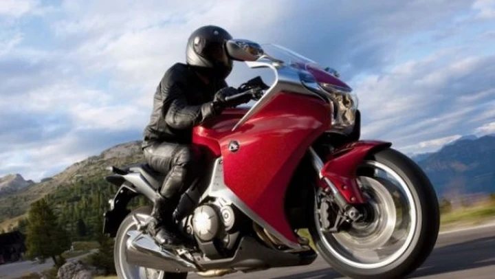 Honda VFR1200F: richiamo in Italia per 165 moto