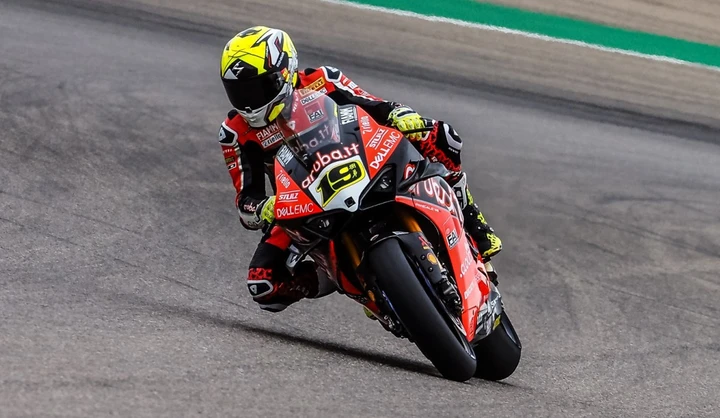Superbike Aragon, il tornado Bautista si abbatte su Gara-1