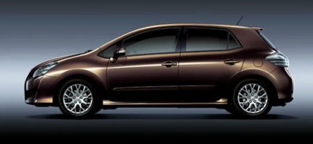 Toyota Blade - foto ufficiali della 
