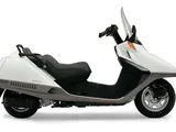 Honda CN 250: il nonno degli scooteroni che ha rivoluzionato la mobilità urbana