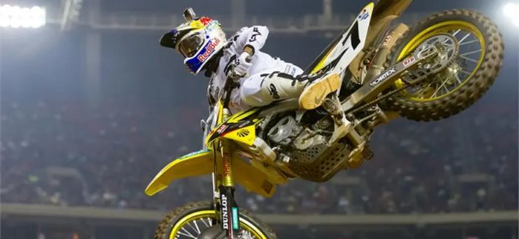 AMA Supercross: ad Atlanta prima vittoria per James Stewart (Suzuki)