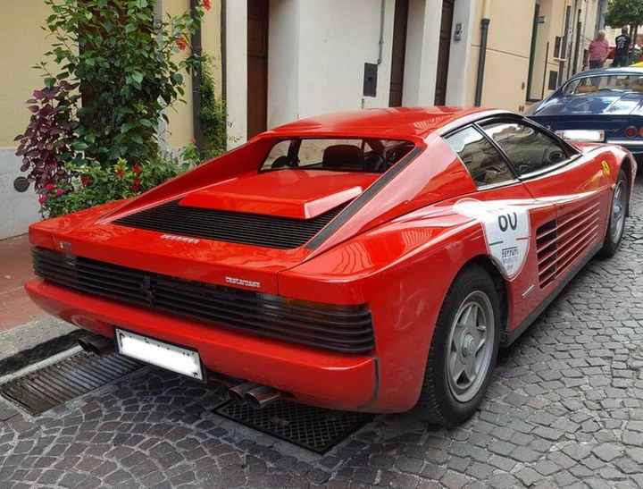 Ferrari Testarossa: un mito eterno