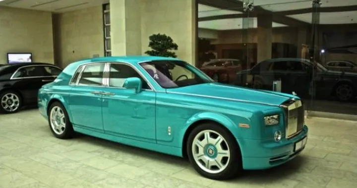 Rolls-Royce: una Phantom turchese per la famiglia reale del Qatar?