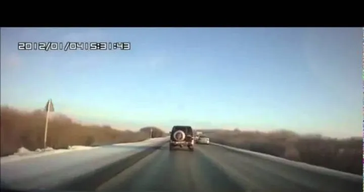 Video: Fuoristrada perde una ruota