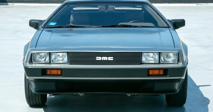 DeLorean DMC-12: in vendita un esemplare con meno di 1000 km