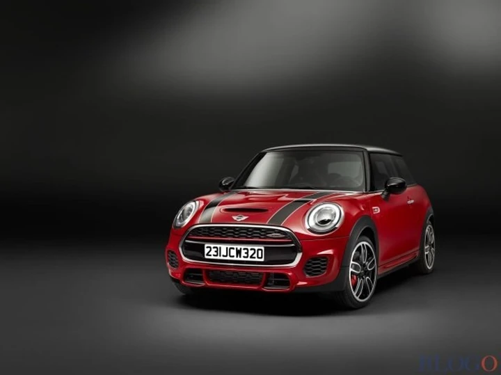 Sulla nuova Mini John Cooper Works il 2.0 sale a 231 CV