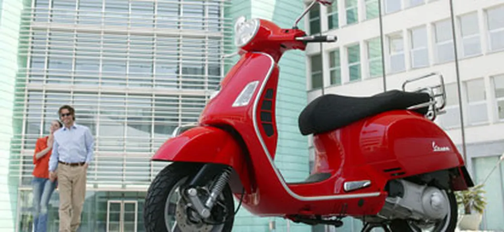 Vespa GTS 250 moto dell'anno 2006