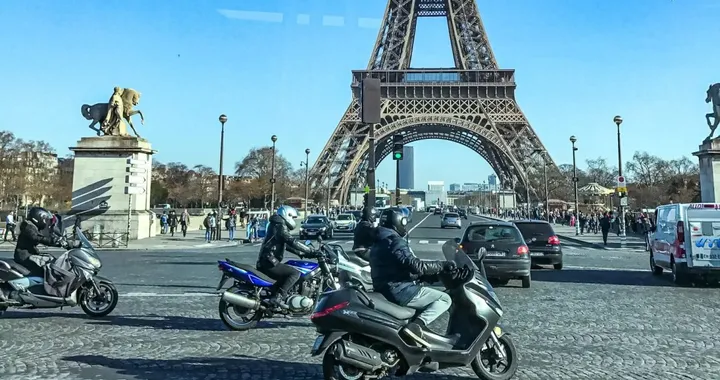 Superi i limiti di 50 km/h? In Francia diventa un reato penale