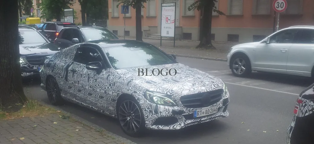 Mercedes GLC e Classe C Coupè: le foto spia di un nostro lettore
