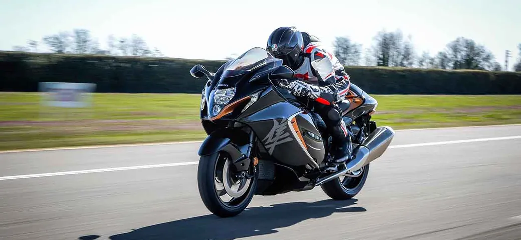 Suzuki Hayabusa 2021: la prova sul circuito di Vairano (VIDEO)