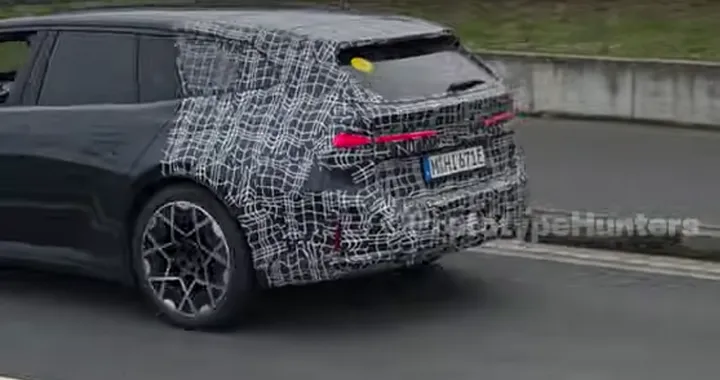 BMW i3 Touring, la nuova station wagon elettrica promette fino a 400 kW di ricarica