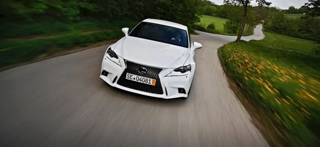Lexus Hybrid Experience: abbiamo provato la mobilità sostenibile