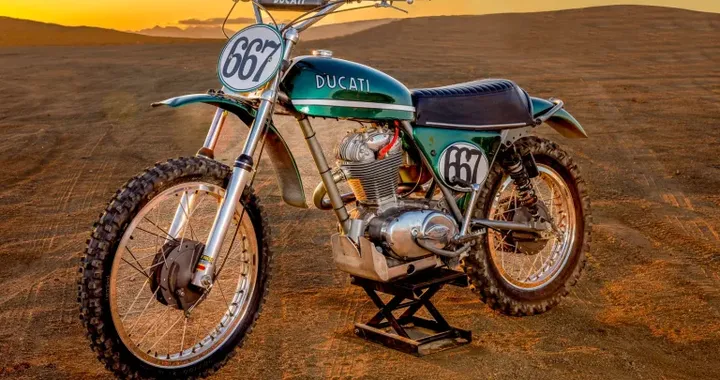 Ducati punta all’off-road: il CEO in gara con una 450 del 1971